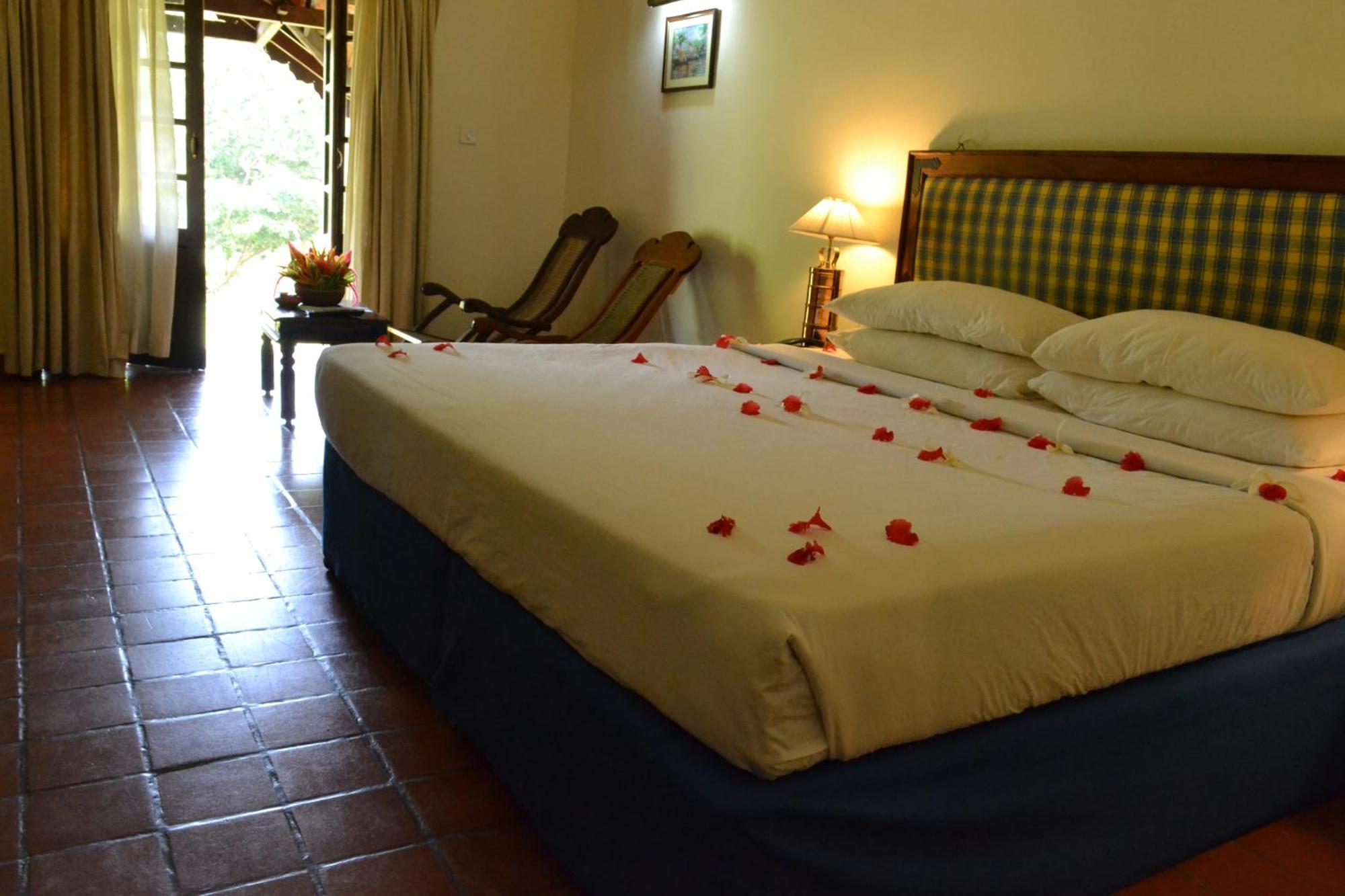 Poovar Island Resort Room photo