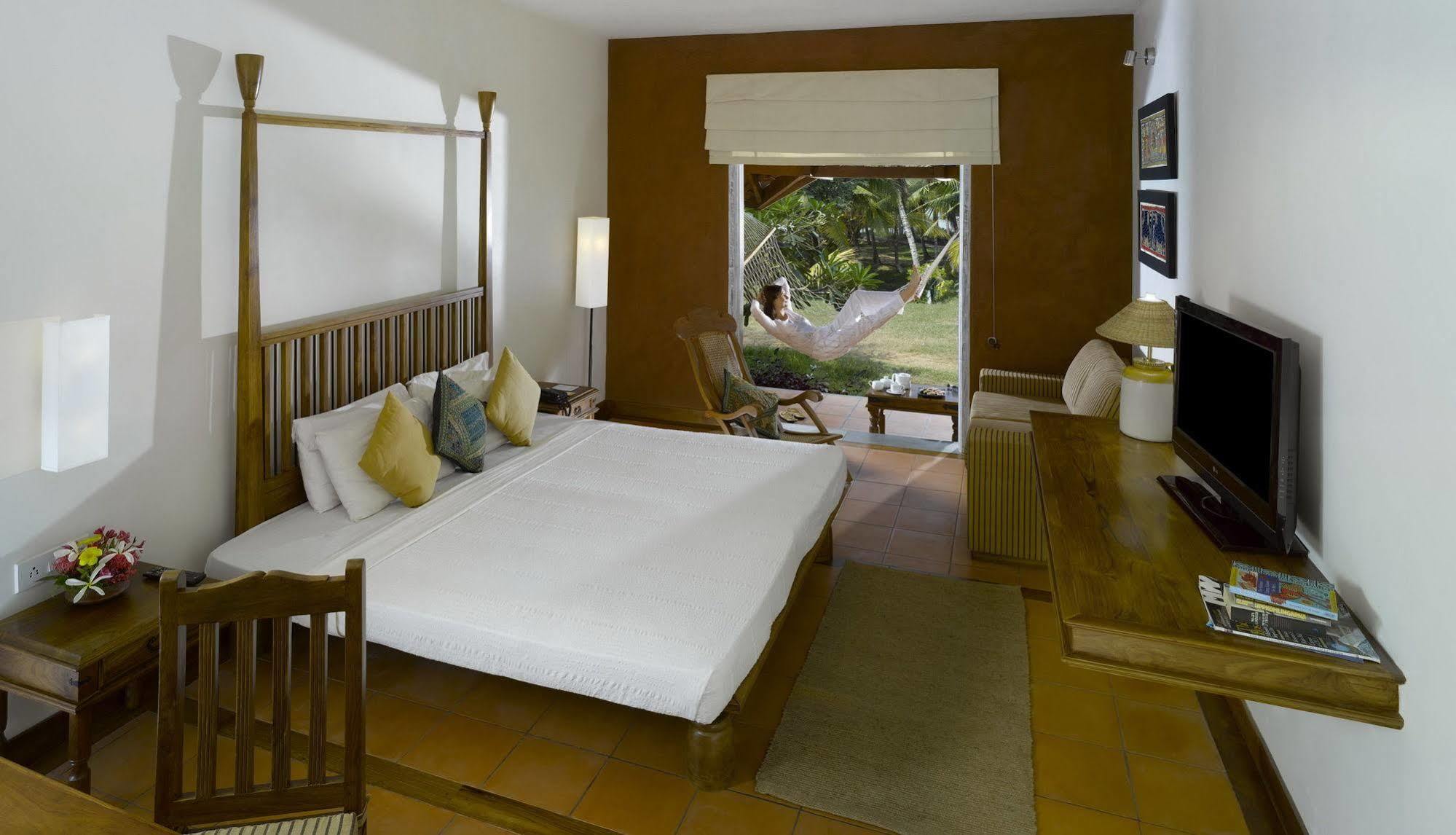 Poovar Island Resort Exterior photo