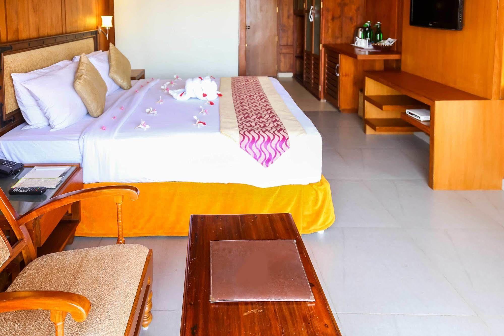 Poovar Island Resort Exterior photo