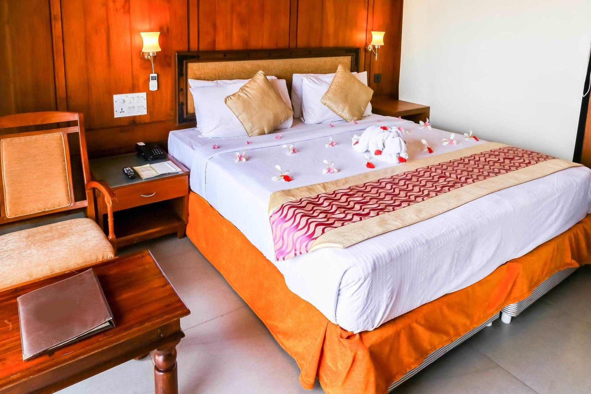 Poovar Island Resort Exterior photo