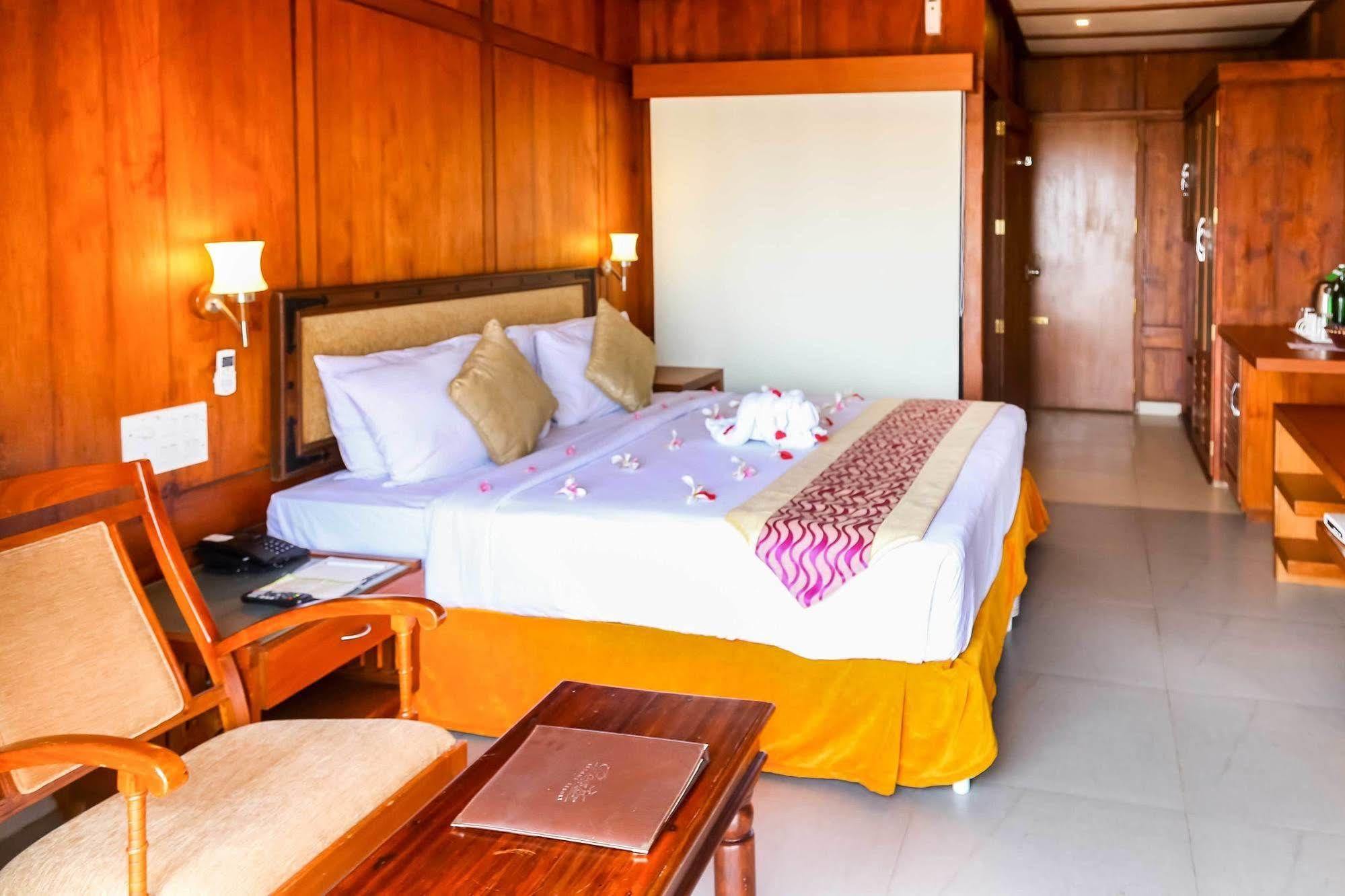 Poovar Island Resort Exterior photo