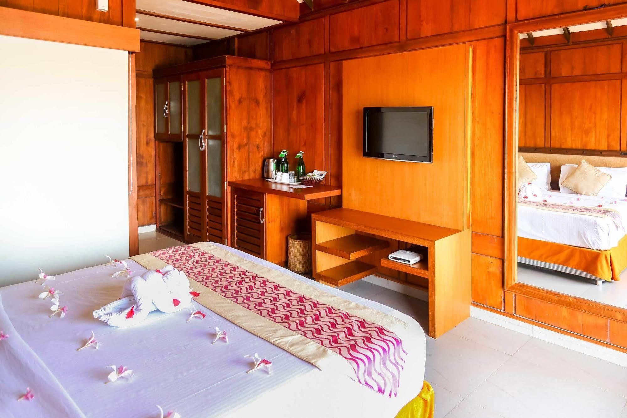 Poovar Island Resort Exterior photo